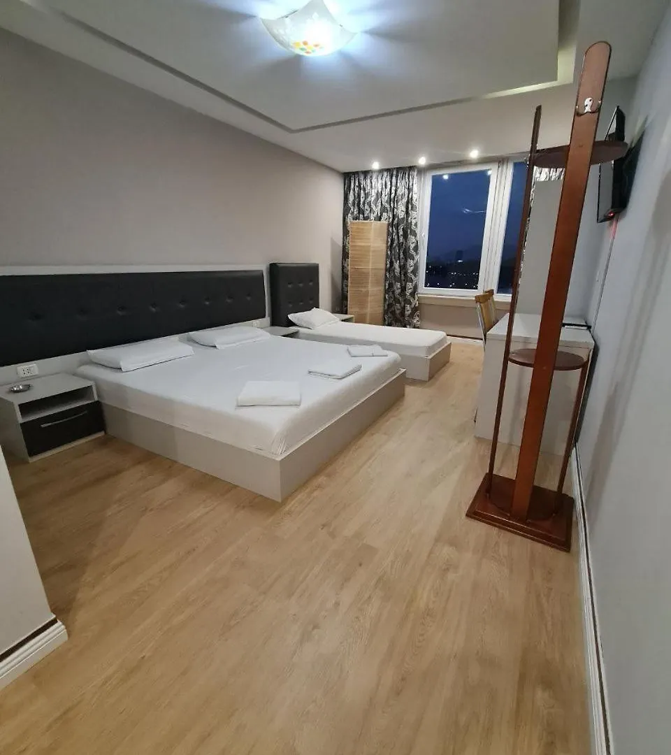 **  Star Hotel Selitë e Vogël Albania